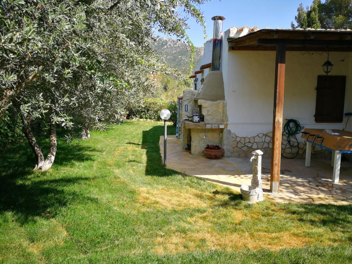 Villa Murgia Соланас Екстериор снимка